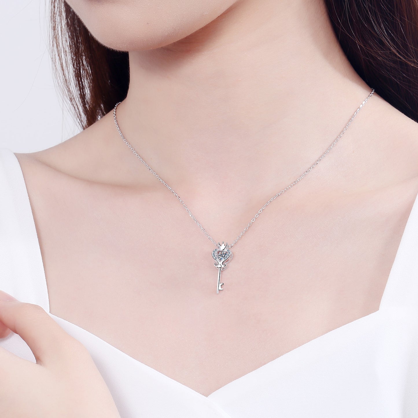 Collier en argent sterling 925 avec moissanite en forme de clé